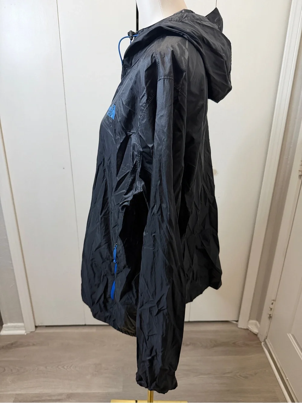 The North Face Black Ski/Snow Jacket with Blue Accents